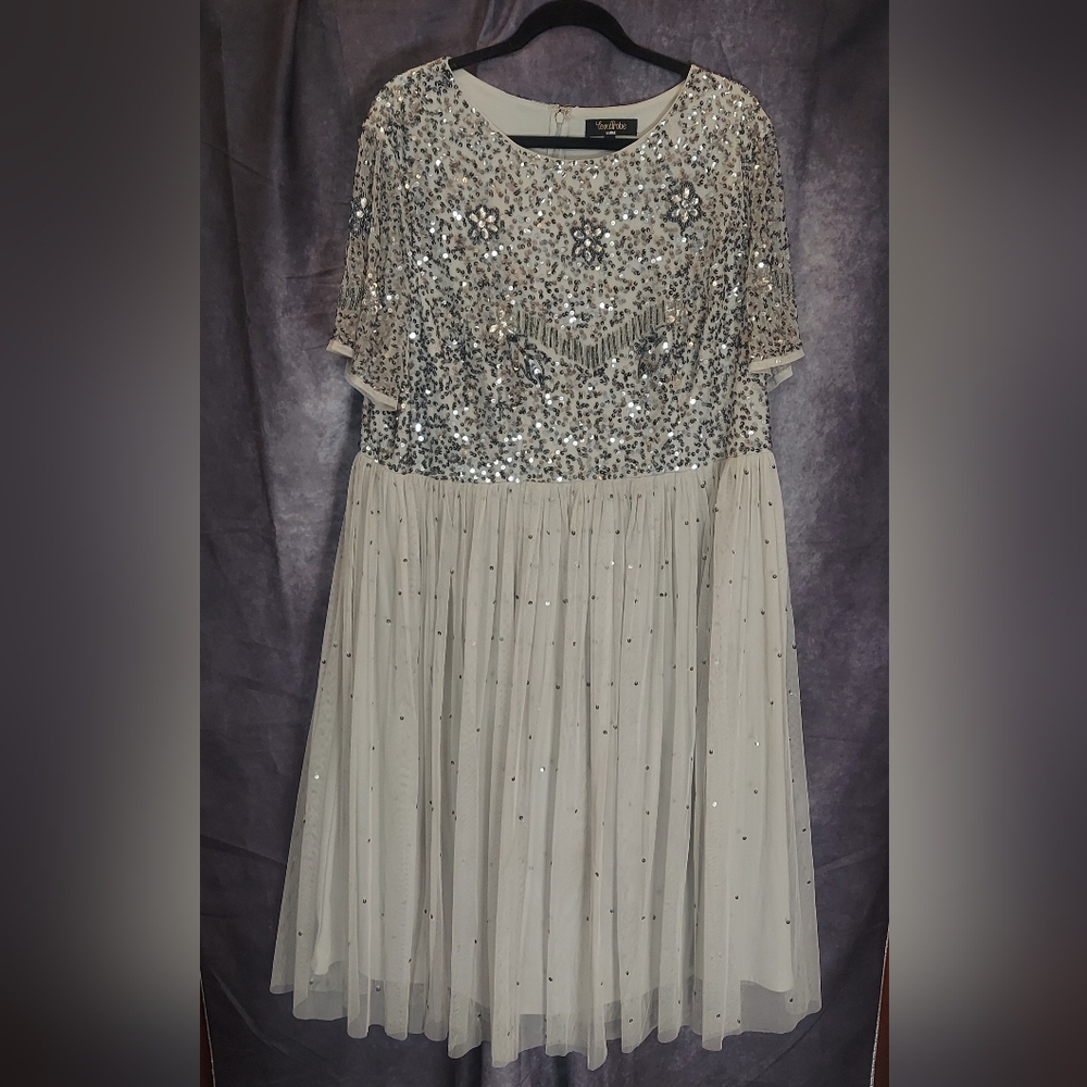Lovedrobe Luxe Cap Flutter Sleeve Embellished Midi Dress w/ Tulle Skirt Size 26